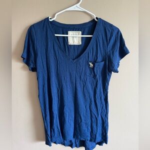 Abercrombie & Fitch Navy V-Neck Blue Navy Short Sleeve T-shirt, Size Small